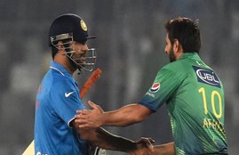 afridi and dhoni