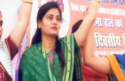 यूपी: अनुप्रिया पटेल के काफिले की गाड़‍ियां आपस में टकराईं, केंद्रीय मंत्री को आईं हल्‍की चोटें