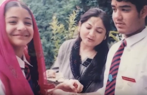 Anushka Sharma, Anushka Sharma Wedding, Anushka Sharma Family, Anushka Sharma Family Photo, Anushka Sharma Wedding Photo, Anushka Sharma Photo, Anushka Sharma Family Backgroung, Virat Kohli, Anushka Sharma Virat Kohli, Anushka Sharma Virat Kohli Wedding Photos