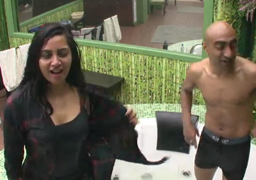 Bigg Boss, Bigg Boss 11, Bigg Boss 11 unseen, Bigg Boss 11, Jacuzzi rap, arshi khan, hot arshi khan, hot arshi khan in jacuzzi, akash dadlani, Akash and Arshi Jacuzzi rap, bigg boss 11, bigg boss 11 unseen, bigg boss 11 uncut, bigg boss season 11, priyank sharma, vikas gupta, hiten tejwani, arshi khan, punish sharma, shilpa shinde, television, entertainment, jansatta