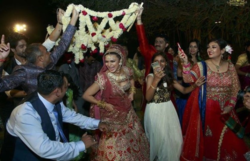 aashka goradia, brent goble, aashka goradia wedding, Aashka Goradia wedding photos, Aashka Goradia white wedding, aashka brent white wedding, brent aashka wedding, aashka indian wedding date, aashka brent love story, Aashka Goradia, TV actress Aashka Goradia, Aashka Goradia and Brent Goble, Aashka Goradia and Brent Goble marriage, Aashka Goradia and Brent Goble marriage, Aashka Goradia and Brent Goble, entertainment, jansatta
