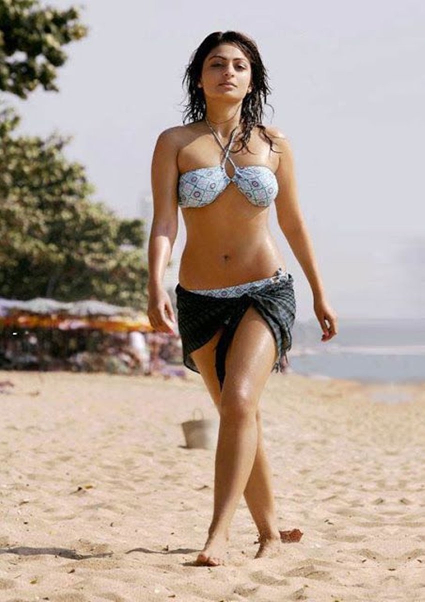 neeru bajwa in phoonk , neeru bajwa hindi Movies, neeru bajwa hot photos, neeru bajwa punjabi films, neeru bajwa movies, neeru bajwa photos, neeru bajwa latest photos, neeru bajwa boyfriend, neeru bajwa marriage, neeru bajwa bollywood Movies