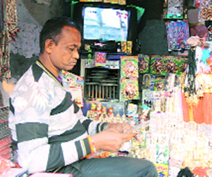 पेन ड्राइव के जमाने में बिक रहे गोलीकांड के कैसेट