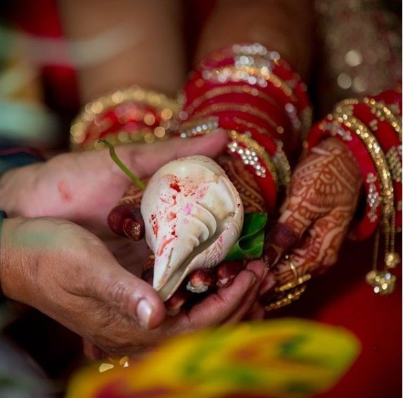अपनी शादी की जानकारी खुद पूजा ने दी। पूजा ने सोशल मीडिया पर अपने महेंदी और दूसरे रस्मों की पिक्चर शेयर करते हुए अपनी शादी होने की बात कही।