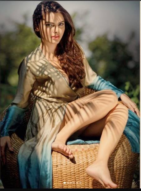 शर्लिन ने इस मैग्जीन के लिए शूट किए गए वीडियो में कहा रणबीर सिंह को अपना बॉलीवुड क्रश बताया। शाथ ही उन्होंने लव और लस्ट में से लव को ज्यादा जरूरी बताया। (pic- instagram)