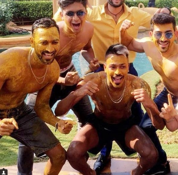hardik pandya wedding, krunal pandya wedding, hardik pandya dance, krunal pandya dance, krunal pandya wedding photo, hardik pandya photos, hardik pandya videos, krunal pandya videos, cricket news, sachin tendulkar, amitabh bachchan, rohit sharma