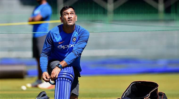 धोनी इस लिस्ट में आठवें नंबर पर कायम है। धोनी ने साल 2017 में 63 करोड़ रुपए की कमाई की है।