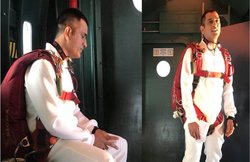 क्रिकेट से मिली फुर्सत तो स्काई डाइविंग करने चले धोनी, कुत्ते को ट्रेनिंग देते वीडियो भी हुआ था वायरल