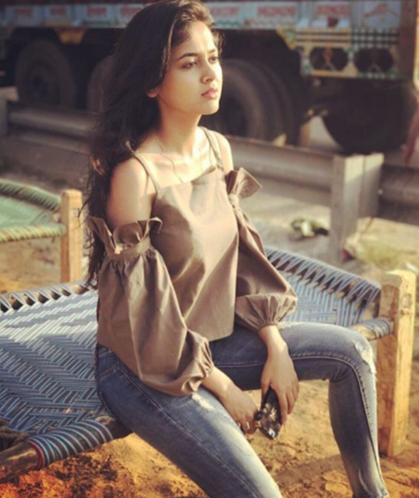 divyanka tripathi, actress divyanka tripathi, Devoleena Bhattacharjee, actress Devoleena Bhattacharjee, Surbhi Jyoti, actress Surbhi Jyoti, Surbhi Chandna, actress Surbhi Chandna, deepika singh, actress deepika singh, hina khan, actress hina khan, Paridhi Sharma, actress Paridhi Sharma, tejasswi Prakash, actress tejasswi Prakash, tv actress education, highly educated tv actors, television, entertainment, jansatta