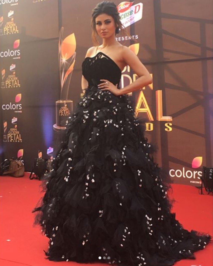 mouni roy, actress mouni roy,mouni roy fitness goal, mouni roy fitness, mouni roy fitnees SECRET, SECRET behind mouni roy PERFECT hourglass FIGURE, tv actress mouni roy, bollywood actress mouni roy, Akshay kumar, actor Akshay kumar, bollywood actor Akshay kumar, akshay kumar, mouni roy, mouni roy, mouni roy pics, television, entertainment, jansatta