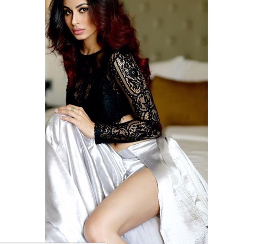 mouni roy, actress mouni roy,mouni roy fitness goal, mouni roy fitness, mouni roy fitnees SECRET, SECRET behind mouni roy PERFECT hourglass FIGURE, tv actress mouni roy, bollywood actress mouni roy, Akshay kumar, actor Akshay kumar, bollywood actor Akshay kumar, akshay kumar, mouni roy, mouni roy, mouni roy pics, television, entertainment, jansatta