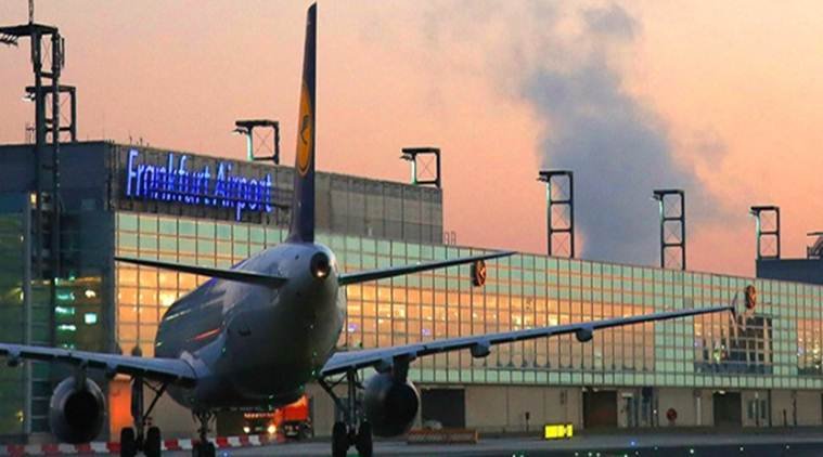 सबसे ज्यादा इंटरनेशनल यात्री रयानएयर सर्विस से सफर करते हैं।
