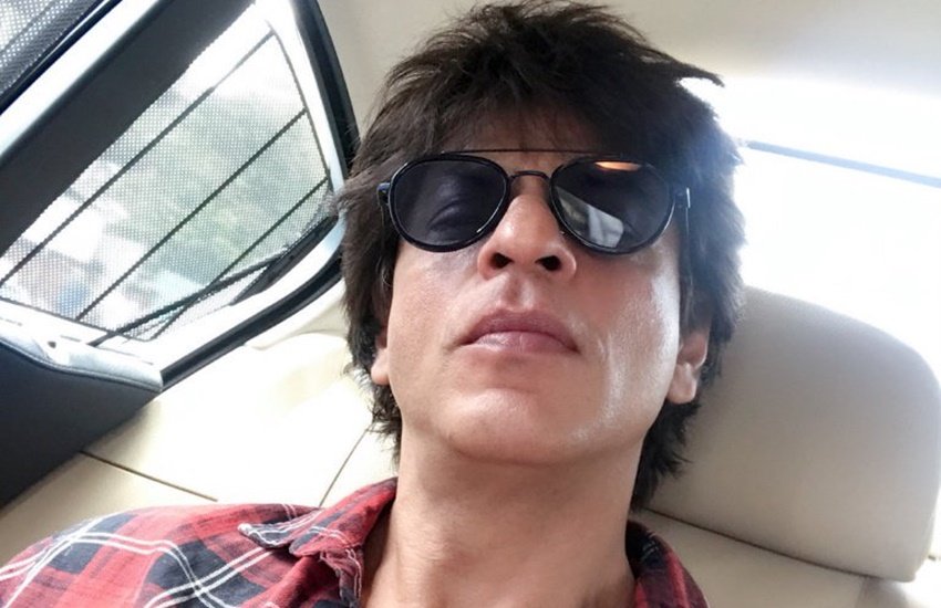 bollywood celebrities, bollywood celebrities weird habits, bollywood celebrities, bollywood, weird habits, gross habits, strange habits, sunny leone, priyanka chopra, kareena kapoor, amitabh bachchan, vidya balan, saif ali khan, salman khan, shah rukh khan, entertainment, jansatt