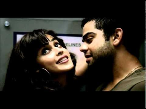 जेनेलिया डिसूजा और विराट ने साल 2011 में फास्टट्रैक के लिए कुछ कमर्शियल शूट किए थे। इन कमर्शियल्स का सब्जेक्ट इतना बोल्ड इनको लेकर विवाद हो गया था।