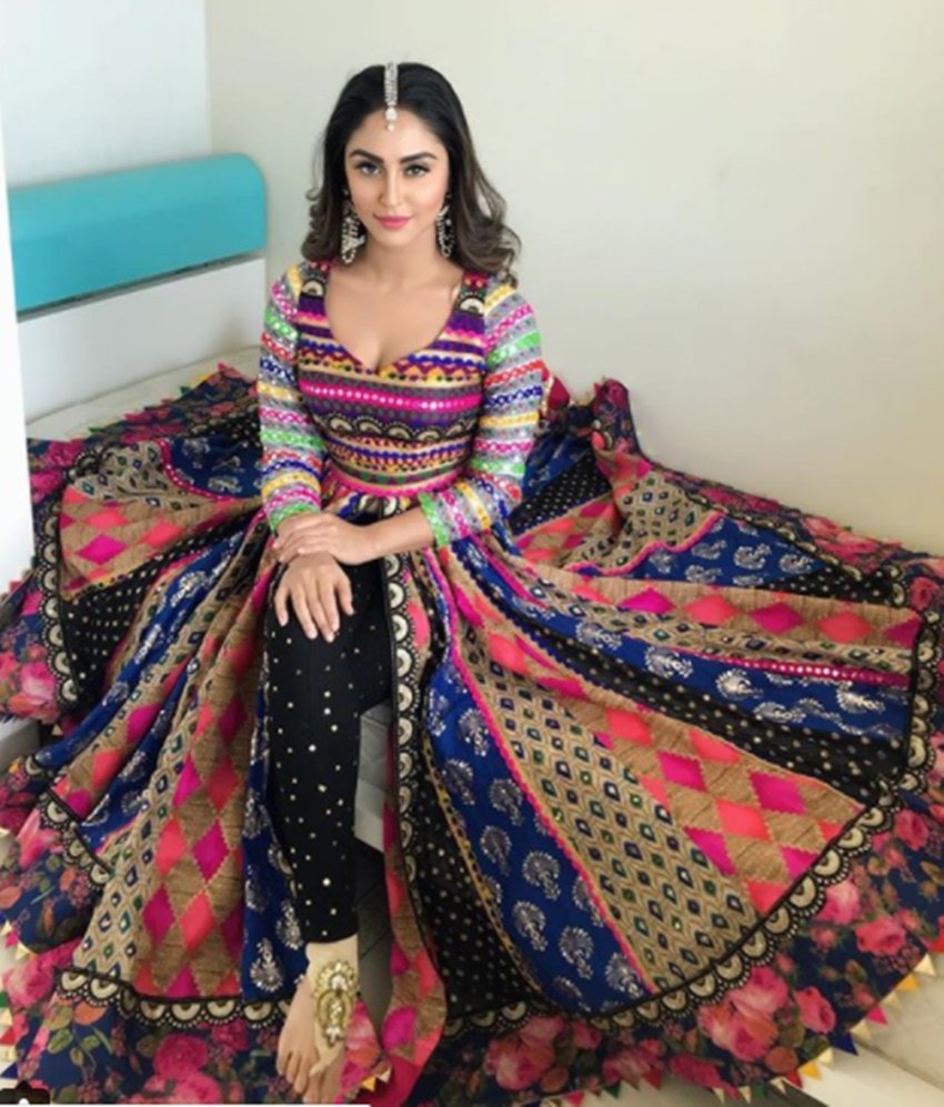 krystle dsouza, actress krystle dsouza, Tv Actress krystle dsouza, krystle dsouza photo, Karan Tacker, actor Karan Tacker, Belan Wali Bahu, comedy show Belan Wali Bahu, Belan Wali Bahu actress, krystle dsouza, colours, TV show, comedy show, television, enteratinment, jansatta