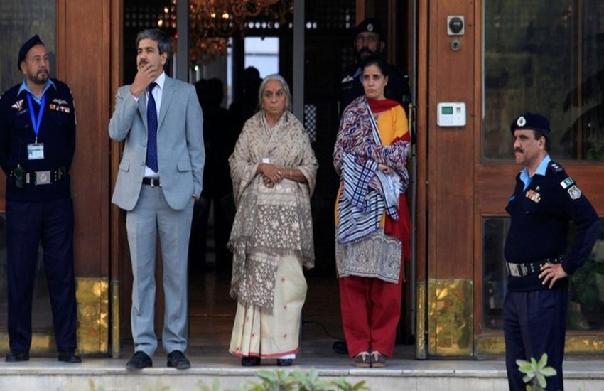 Kulbhushan jhadav, jhadav, Kulbhushan jhadav family, Kulbhushan jhadav mother, Kulbhushan jhadav wife, Pakistan, Pakistan media, Pakistan news, Hindi news, Jansatta