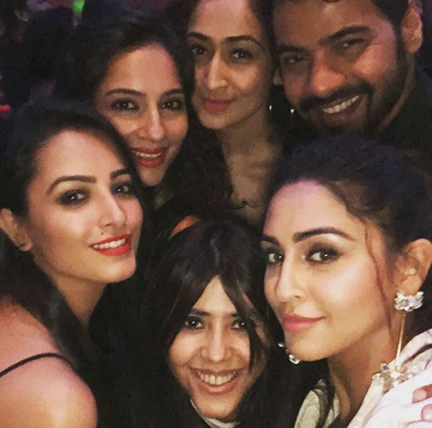 Kumkum Bhagya, Tv show Kumkum Bhagya, Zee tv show Kumkum Bhagya, Kumkum Bhagya 1000 episodes, Kumkum Bhagya party, kumkum bhagya, Anita Hassanandani, divyanka tripathi, ekta kapoor, krystle dsouza, Leena Jumani, Ruchi Savarn, Shabbir Ahluwalia, Shikha Singh, Sriti Jha, television, enteratinment, jansatta