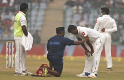 IND VS SL: श्रीलंकाई खिलाड़ियों ने फिर पहने मास्क, लकमल ने मैदान में की उल्टी