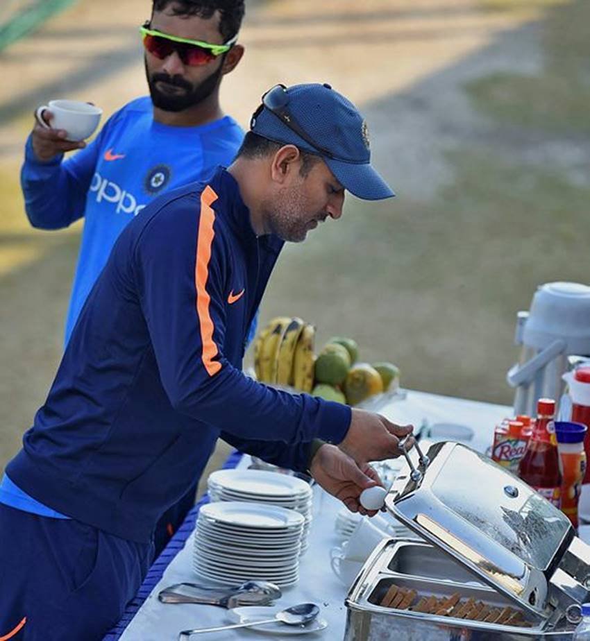 mahendera singh dhoni and jadeja