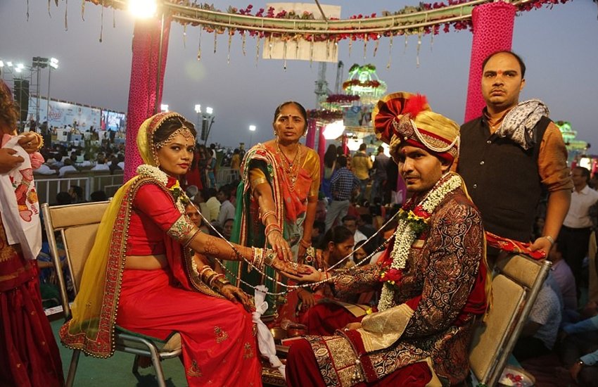 mass wedding 10