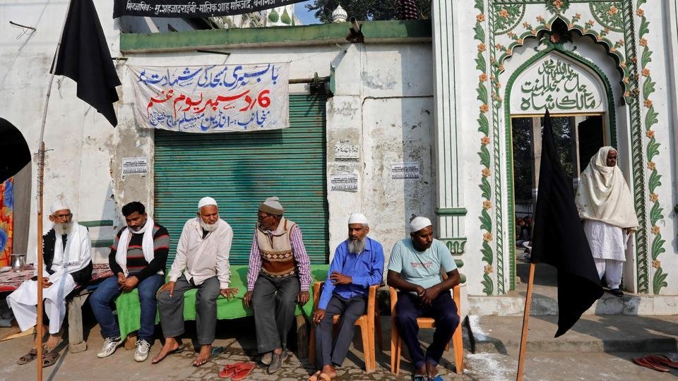 बाबरी मस्जिद एक्शन कमेटी के सदस्य जफरयाब जिलानी ने कहा, सर्वोच्च न्यायालय में कपिल सिब्बल साहेब ने जो कुछ भी कहा, वह सोच-विचार कर और हमें विश्वास में लेने के बाद कहा (Reuters) बाबरी मस्जिद एक्शन कमेटी के सदस्य जफरयाब जिलानी ने कहा, सर्वोच्च न्यायालय में कपिल सिब्बल साहेब ने जो कुछ भी कहा, वह सोच-विचार कर और हमें विश्वास में लेने के बाद कहा (Reuters)