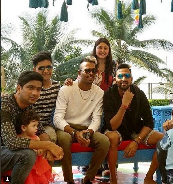 hardik pandya wedding, krunal pandya wedding, hardik pandya dance, krunal pandya dance, krunal pandya wedding photo, hardik pandya photos, hardik pandya videos, krunal pandya videos, cricket news, sachin tendulkar, amitabh bachchan, rohit sharma