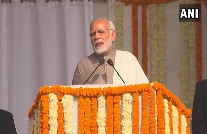 Narendra Modi, PM Narendra Modi, Society, Progress, Blind Faith, Blind Faith and Beliefs, Narendra Modi In Noida, Narendra Modi Statement, Narendra Modi Says, yogi Adityanath, delhi metro, National News