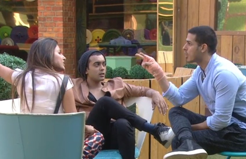 bigg boss 11, bigg boss season 11, bigg boss 11 21th December 2017, bigg boss 11 21th December 2017 episode, bigg boss 11 episode, bigg boss 11 episode full, bigg boss 11 bigg boss season 11 episode, bigg boss news, bigg boss 11 full episode, bigg boss 11 full episode, Akash Dadlani, Akash Dadlani adds a new twist, Akash Dadlani with Hina and Shilpa, Akash Dadlani against Vikas Gupta, Akash Dadlani, Shilpa Shinde, Hina Khan, Priyank Sharma, luv tyagi, hina on vikas dressing, television, entertainment, jansatta