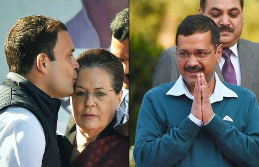 अपनी मां सोनिया गांधी के साथ राहुल गांधी (लेफ्ट) और दिल्ली के मुख्यमंत्री अरविंद केजरीवाल। 