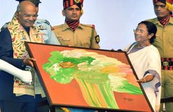 ममता बनर्जी ने बनाई ऐसी पेंटिंग कि टि्वटर पर मच गया ‘हाहा’कार