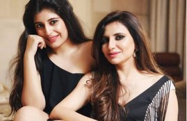rashmi Sachdeva, rashmi Sachdeva Mrs Universe Euro Asia, aska Sachdeva, mother, daughter, most beautiful mother-daughter in india, Glamorous Mother-Daughter Duo, beautiful mom, rashmi Sachdeva photos, entertainment, jansatta