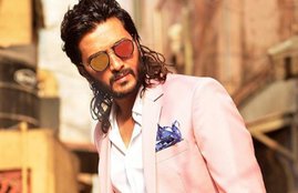 Genelia D'Souza wife of Riteish Deshmukh, Riteish Deshmukh before entering movies was a qualified architect know Riteish life unknown facts, Chief Minister of Maharashtra, Vilasrao Deshmukh son Riteish, Vilasrao Deshmukh and Vaishali Deshmukh, Vijaya Bhaskar, Tujhe Meri Kasam, Genelia D'Souza
