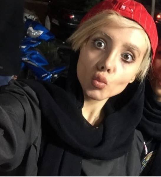 मीडिया में आई खबरों में दावा किया गया था कि सहर ने अपनी फेवरेट एक्ट्रेस एंजेलिना जोली जैसा दिखने के लिए 50 सर्जरी करवाई है। जिससे कारण उनका चेहरा बेहद कुरूप हो गया है। हालांकि कई लोगों ने इस दावे को ये कह कर गलत बताया था कि पिक्चर्स में सहर की नाक और गाल मैच नहीं कर रहे जिस कारण इन पिक्चर्स पर विश्वास नहीं किया जा सकता हैं।