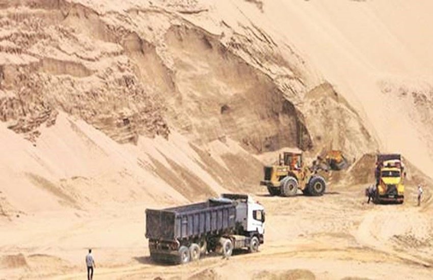 Bhagalpur, sand, stone chips, Bhagalpur administration, Bihar, cm nitish kumar, daily labour, daily wage, Bihar news, Patna news, Bhagalpur news, Hindi news, Latest news, Jansatta