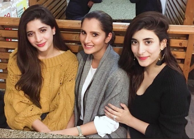 सानिया ने घुटने की चोट के चलते जल्द शुरू होने जा रहे ऑस्ट्रेलिया ओपन से अपना नाम वापस ले लिया है।