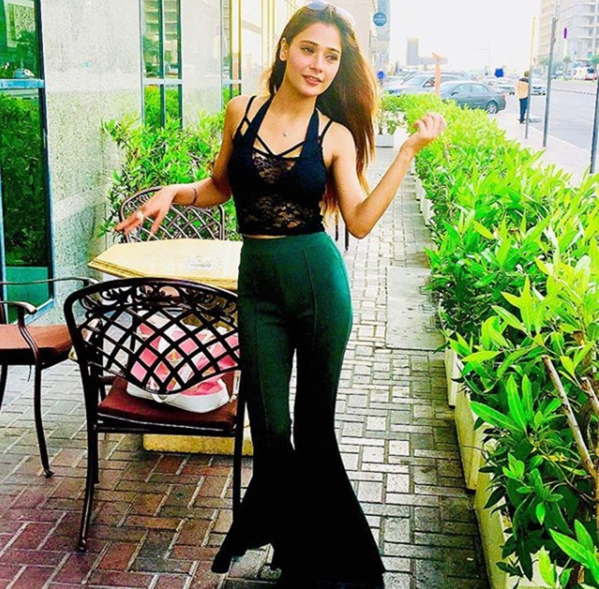 Sara Khan, tv actress Sara Khan, actress Sara Khan, Sara Khan, Sara Khan fitness tips, Sara Khan fitness secret, Sara Khan health, silm Sara Khan, Sara Khan fitness mantra, Sapna Babul Ka...Bidaai, Baat Hamari Pakki Hai, V The Serial, Punar Vivaah, Dil Boley Oberoi, Jaana Na Dil Se Door, Shakti Astitva Ke Ehsaas Ki, sara khan photos, sara khan, television, entertainment, jansatta