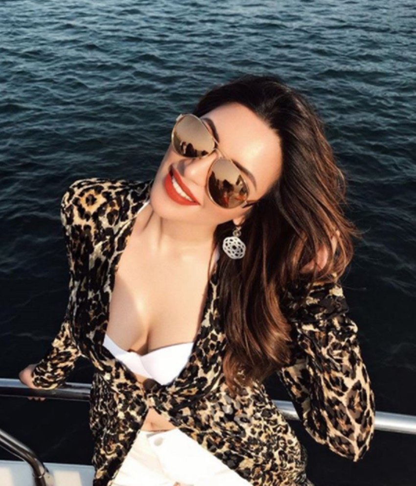 Shama Sikander, actress Shama Sikander, Ab Dil Ki Sun, web sereis Ab Dil Ki Sun, home production, NO, Sama sikander hot photos, Sama sikander photos, hot Sama sikander photos, Sexoholic, maaya, web series, Shailendra Singh, Vikram Bhatt, enteratinment, jansatta