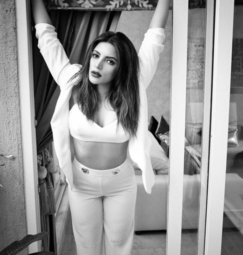 Shama Sikander, actress Shama Sikander, Ab Dil Ki Sun, web sereis Ab Dil Ki Sun, home production, NO, Sama sikander hot photos, Sama sikander photos, hot Sama sikander photos, Sexoholic, maaya, web series, Shailendra Singh, Vikram Bhatt, enteratinment, jansatta