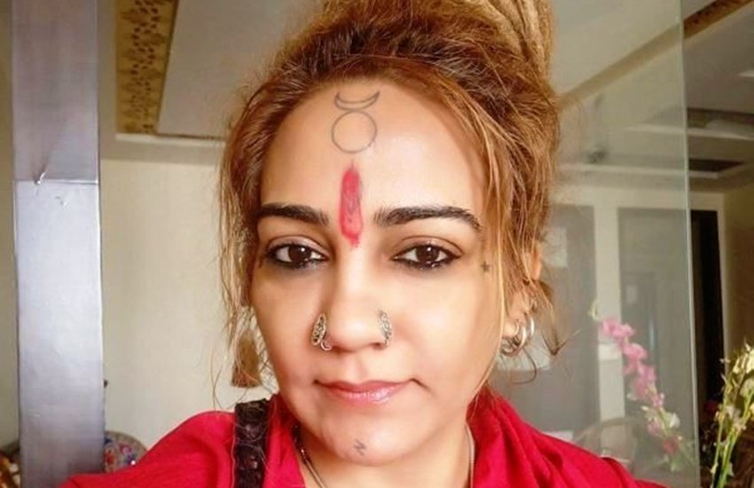 Bigg Boss 11, bigg boss 11, bigg boss season 11, Sshivani Durga, Bigg Boss 11 ex- contestant Sshivani Durga, contestant Sshivani Durga, Sshivani Durga supporting hina khan, Shilpa Shinde, Hina Khan, Swami Om, Hina Khan supporter, Shilpa Shinde fans, Sshivani Durga targeted by shilpa shinde fans, television, entertainment, jansatta