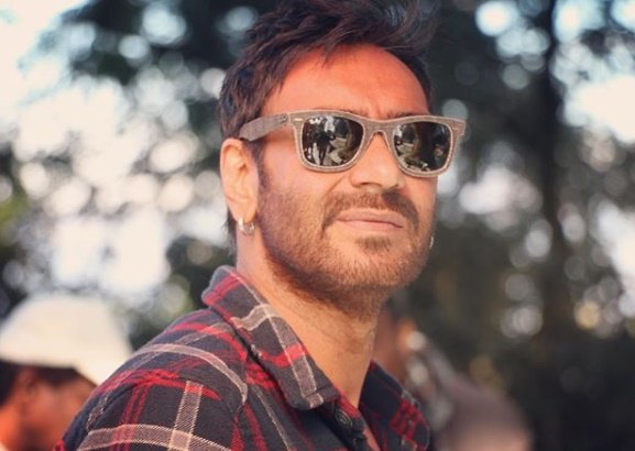 bollywood actors, bollywood chain smokers, bollywood actors who are chain smokers, bollywood actors chain smokers, famous bollywood smokers, Chain Smokers Bollywood, bollywood smokers in real, life, salman khan, sunjay dutt, ajay devgun, hrithik roshan, saif ali khan, irrfan khan, ranbir kapoor, Sharukh Khan, entertainment, jansatta