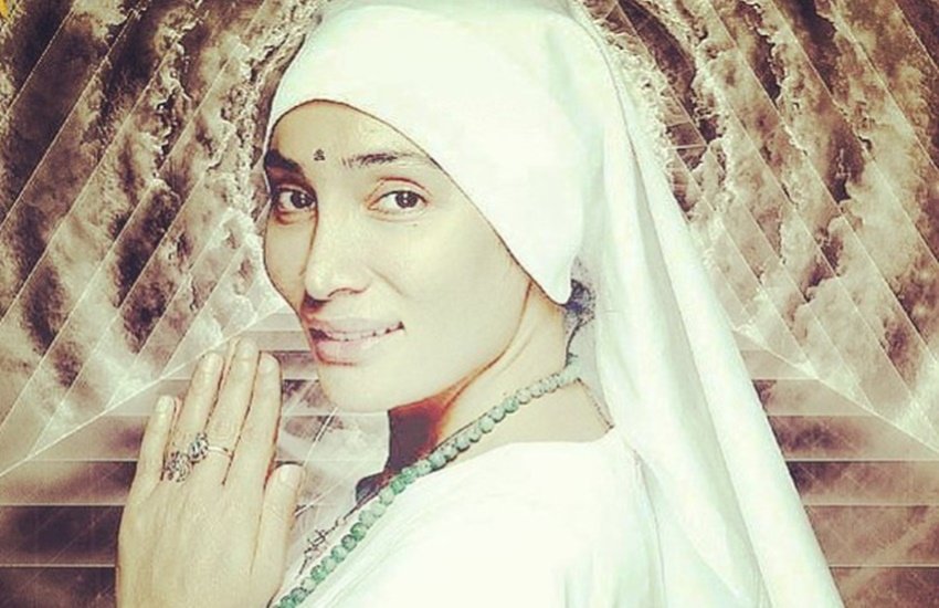 Sofia Hayat, actress Sofia Hayat, model Sofia Hayat, Rakhi Sawant, actress Rakhi Sawant, Sofia hayat controversy, Rakhi Sawant condom ad, Sofia Hayat pictures, Rakhi Sawant condom ad controversy, condoms ads banned, condom ad banned in India, television, entertainment, jansatta