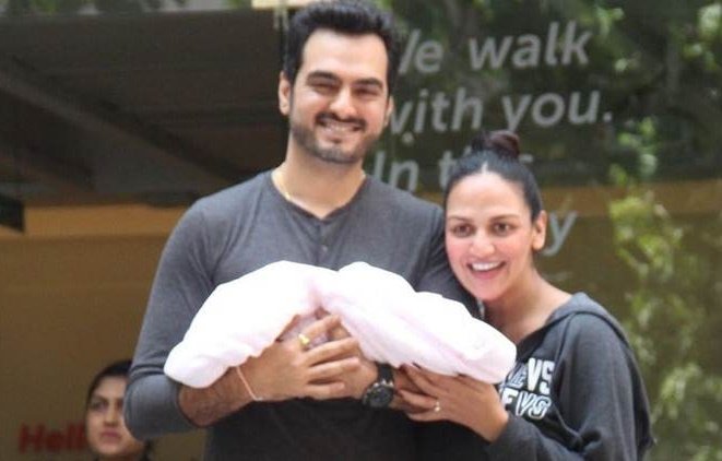 bollywood celebrities, celebrities celebs, welcomed their babies this year, celeb Babies of 2017, Karan johar, Soha Ali Khan, Kunal Kemmu, Esha Deol, Bharat Takhtani, Urvashi Sharma, Sachiin Joshi, Celina Jaitly, Lisa Haydon, Dino Lalvani, Natasha Khan, Fardeen Khan, Asin, Rahul Sharma, entertainment, jansatta