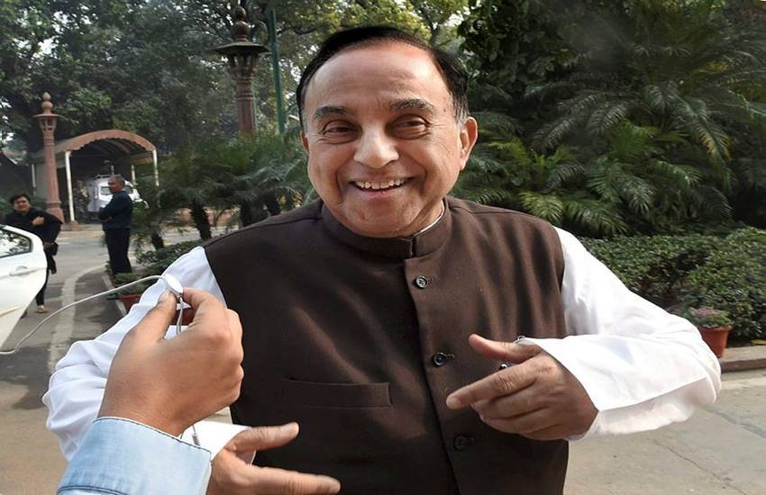 भाजपा नेता और राज्‍यसभा सदस्‍य सुब्रमण्‍यन स्‍वामी ने फिर से नरेंद्र मोदी सरकार पर हमला बोला है। सोर्स: पीटीआई