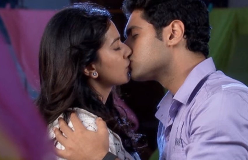 KISSING SCENES, tv KISSING SCENES, bold tv KISSING SCENES, tv actor KISSING SCENES, TELEVISION ACTRESSES, hot TELEVISION ACTRESSES, bold TELEVISION ACTRESSES, TELEVISION ACTRESSES kiss on tv, tv actress KISSING SCENES, ram kapoor, sakshi tawanr, kanarn kundra, nia sharma, kushal tandan, sanvi talwar, do dil ek jaan kiss scene, bade achhe lagte hain, ankit gera, rupal tyagi, sapne suhane ladakpan ke, ek hazaron mein meri behna hai, nikiti sharma, ayaaz ahmed, saddh haq, hot lip lock scene, bold lip lock secene, television, entertainment, jansatta