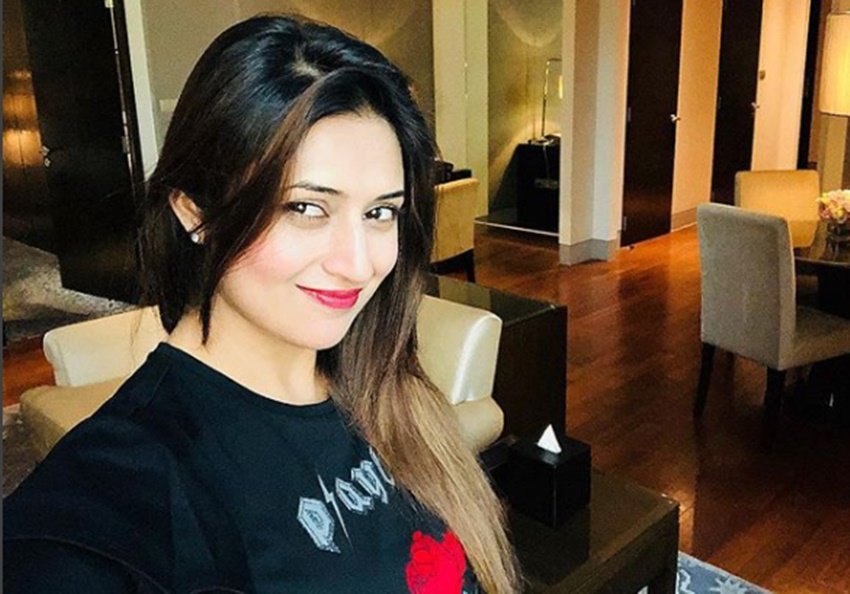 TV celebs, tv actress, television actress, first salary, first salary earn by tv actress, television actress first salary, television actress earns first salary, television famous actress, pooja gor, pooja gor photo, rashami desai, rashami desai, photo, divyanka tripathi, divyanka tripathi photo, teena dutta, teena dutta photo, vahbiz dorabjee, vahbiz dorabjee photo, ridhi dogra, ridhi dogra photo, television, entertainment, jansatta