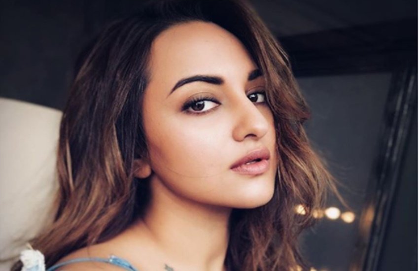bollywood celebs, John Abraham, actor John Abraham, Alia Bhatt, Sonakshi Sinha, Shahid Kapoor, Jacqueline Fernandez, Aamir Khan, Esha Gupta, vegetarian, vegan, vegan food, vegetarian food, food, celebrity, Celebrity habits, jansatta