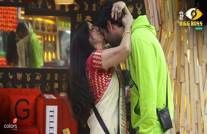 bigg boss s11m hiten tejwani, hina khan, gauri pradhan, luv tyagi, vikash gupta mother, vikas gupta bigg boss, salman khan, arshi khan, love tyagi, love tyagi
