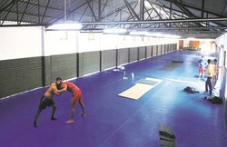 खस्ताहाल इंजीनियरिंग कॉलेज: नए दाखिले नहीं हुए तो कैंपस में खुला अखाड़ा