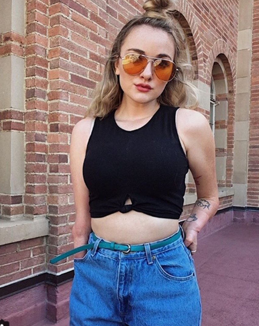 California, 23 old year Model California girl, California native Molly Higgins, Molly Higgins populer in instagram, see pictures of Molly Higgins, bollywood news, television news, hollywood news, entertainment news, entertainment news in hindi