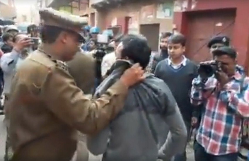 वायरल हो रहे वीडियो का स्क्रीनशॉट। वायरल हो रहे वीडियो का स्क्रीनशॉट।